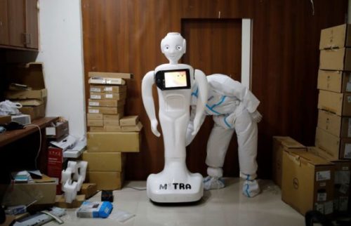 Ινδία-Κορωνοϊός: Ασθενείς με Covid επικοινωνούν με τους οικείους τους με τη βοήθεια ενός ρομπότ
