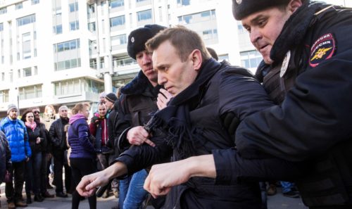 Ρωσία-υπόθεση Ναβάλνι: «Η κατάσταση της υγείας του μπορεί να προκλήθηκε από στρες, ποτό ή από διατροφή», λέει Ρώσος τοξικολόγος