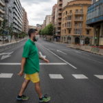 Κορωνοϊός: Νέα μέτρα επιβάλλει η Ευρώπη καθώς αυξάνονται τα νέα κρούσματα