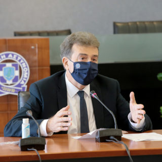 Τη Λευκή Βίβλο για την Προστασία του Πολίτη παρουσίασε ο Μιχάλης Χρυσοχοϊδης