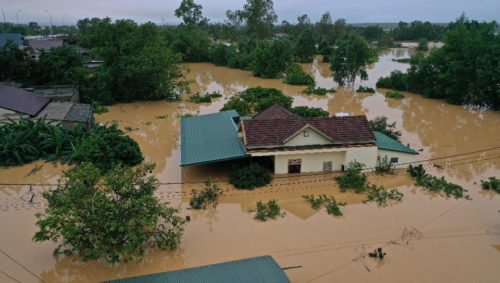 Βιετνάμ: Τουλάχιστον 93 νεκροί και 30 αγνοούμενοι από πλημμύρες σε ένα μήνα