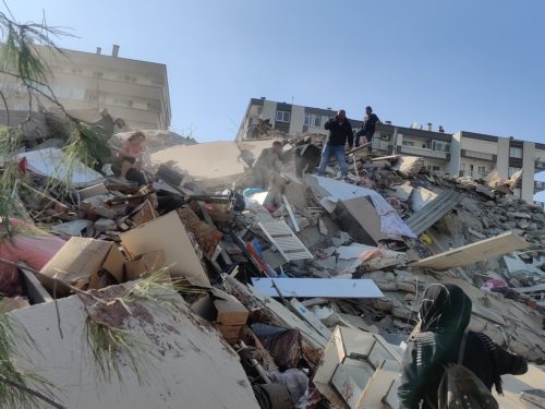 Τουρκία: Τέσσερις νεκροί και 120 τραυματίες από τον σεισμό