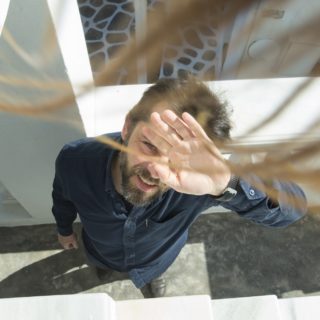 Ανέστης Αζάς: «Θα γίνουν πολύ ωραία πράγματα στο θέατρο, έστω και με περιορισμένο αριθμό θεατών»