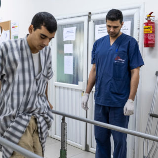 Σε αυτό το νοσοκομείο των Γιατρών Χωρίς Σύνορα στη Γάζα έχουν γίνει όλοι μία οικογένεια