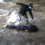 Αστυνομικός έριξε 16χρονο διαδηλωτή από γέφυρα ύψους επτά μέτρων (ΒΙΝΤΕΟ)