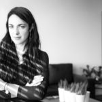 Η υπεράσπισή της Δημοκρατίας απαιτεί να αντιστεκόμαστε διαρκώς στους μικρούς και μεγάλους πειρασμούς της αδιαφορίας και της ανοχής απέναντι στη βία», δηλώνει η Δόμνα Μιχαηλίδου στην Popaganda