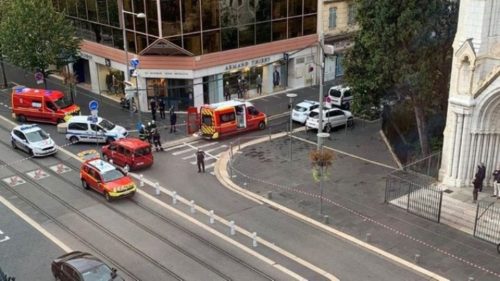 Γαλλία-επίθεση: Τρεις νεκροί από την επίθεση με μαχαίρι μέσα στην εκκλησία Νοτρ Νταμ, στο κέντρο της Νίκαιας