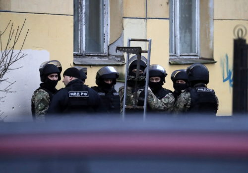 Κι άλλες επιδρομές σε σπίτια δημοσιογράφων έκανε η -ανεξέλεγκτη- ρώσικη αστυνομία