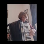 Ένα οπτικοακουστικό ημερολόγιο εγκλεισμού από τη Χορωδία 65+ και τον Νίκο Καραθάνο