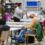 ΗΠΑ-ΕΚΛΟΓΕΣ: Καταμετρούνται οι ψήφοι την ώρα που δεν φαίνεται να ξεχωρίζει κάποιος υποψήφιος