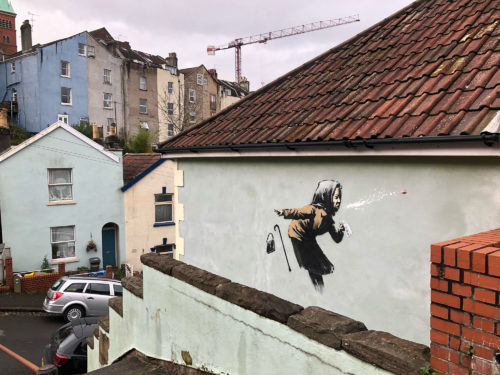 Πουλιέται το σπίτι που φέρει το τελευταίο έργο του Banksy