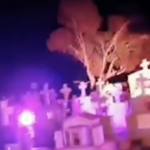 Κάρπαθος: Πάρτι με φωτορυθμικά και μουσική σε νεκροταφείο [ΒΙΝΤΕΟ]