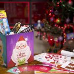 The Dudettes Holidays Box: Το πιο γιορτινό κουτί γεμάτο γιορτινές χειροτεχνίες και λιχουδιές έφτασε