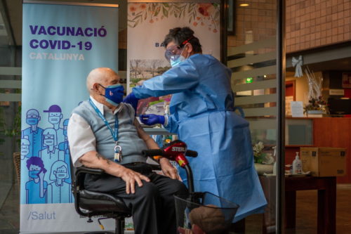 Η Ισπανία πιέζει ΕΕ και ΟΟΣΑ για την θέσπιση πιστοποιητικού εμβολιασμού