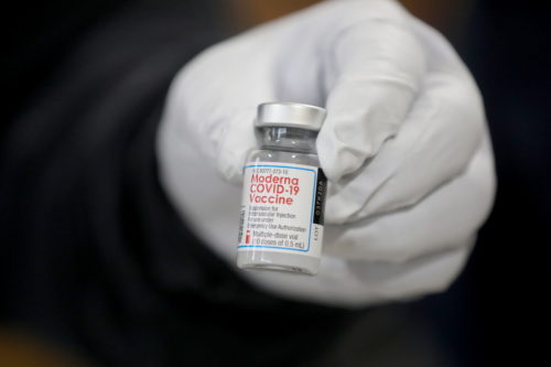 Κορωνοϊός: Ξεκινά σήμερα η διανομή των εμβολίων της Moderna στην Ευρώπη