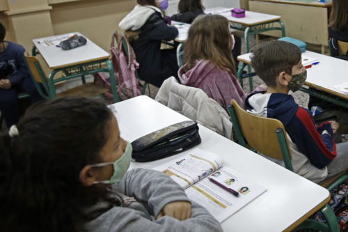 Ν. Ηλιόπουλος: «Δωρεάν τεστ σε όλους τους εκπαιδευτικούς και μαθητές»