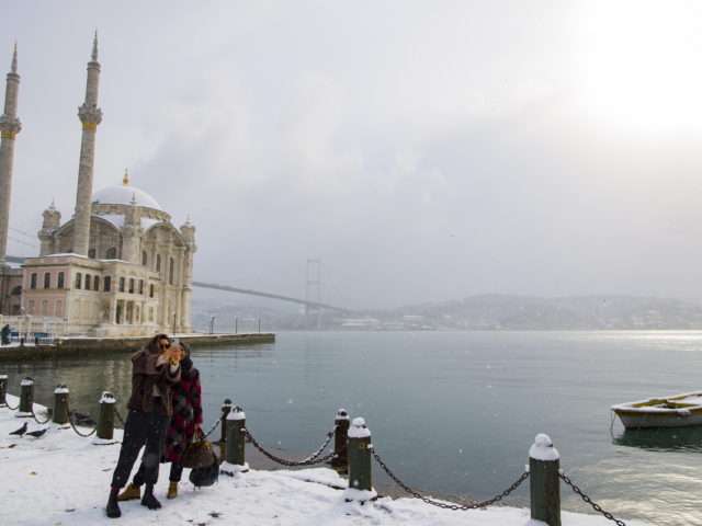 Μια χιονισμένη μέρα στην Κωνσταντινούπολη.