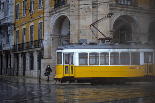 Πορτογαλία-Kορωνοϊός: Ρεκόρ μολύνσεων και θανάτων κατέγραψε η χώρα