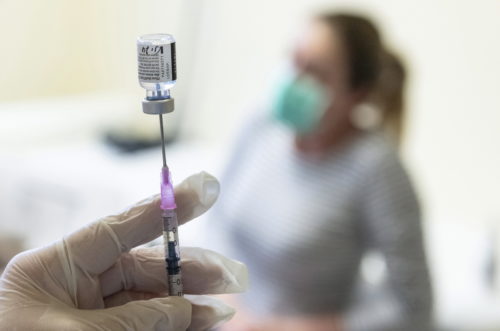 108 ευρωβουλευτές και 280 βουλευτές ανά την Ευρώπη ζητούν άρση της πατέντας εμβολίων: «Είναι δημόσιο αγαθό»