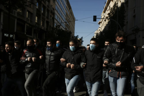 Πανεκπαιδευτικό συλλαλητήριο με τη συμμετοχή χιλιάδων μελών της εκπαιδευτικής πραγματοποιήθηκε σήμερα στο κέντρο της Αθήνας