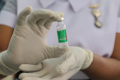 Εθνική Επιτροπή Εμβολιασμών: Εισηγείται το εθελοντικό εμβολιασμό των εφήβων