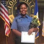 ΗΠΑ: Αποτάχθηκαν δύο αστυνομικοί που ενεπλάκησαν στη δολοφονία της Αφροαμερικανής Μπριόνα Τέιλορ