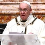 Το Βατικανό ξεκίνησε να εμβολιάζει τους άστεγους της Ρώμης