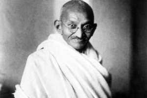 Στις 30 Ιανουαρίου του 1948 δολοφονείται στο Νέο Δελχί ο Μαχάτμα Γκάντι
