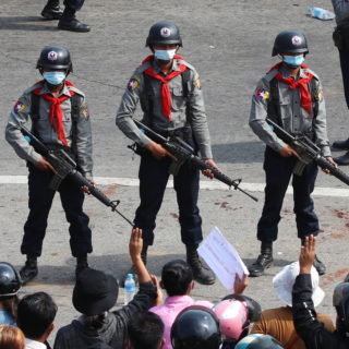 Μιανμάρ: 137 ΜΚΟ από 31 χώρες καλούν τον ΟΗΕ να επιβάλλει εμπάργκο όπλων