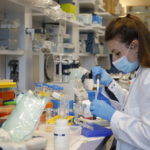 Ηλ. Μόσιαλος: Πόσο αποτελεσματικά είναι τα εμβόλια AstraZeneca, Novavax και Johnson & Johnson