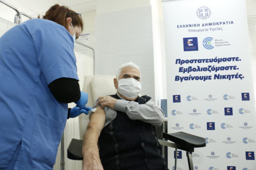 Εθνική Επιτροπή Εμβολιασμών: Αποφάσισε ομόφωνα την χορήγηση του εμβολίου της AstraZeneca στους πολίτες ηλικίας έως και 64 ετών