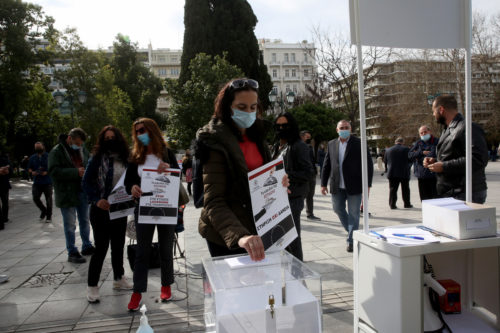 Οι επιχειρηματίες της εστίασης «παρέδωσαν» τα κλειδιά των καταστημάτων τους