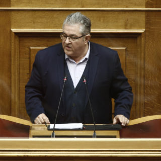 Κουτσούμπας: «Να καταργηθεί η Ελάχιστη Βάση Εισαγωγής και η Τράπεζα Θεμάτων»