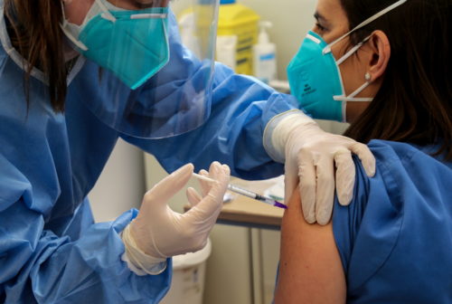 Μπάιντεν: «Να γίνει άρση της πατέντας των εμβολίων για τον κορωνοϊό»