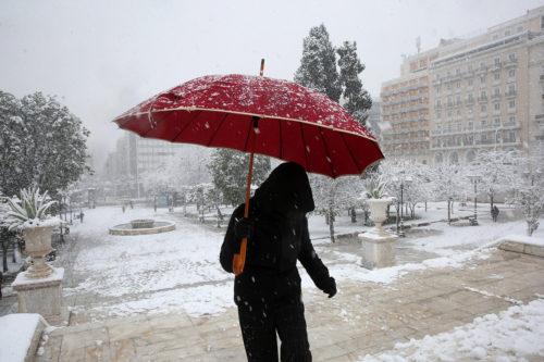 Κακοκαιρία: Τι ισχύει για τους εργαζόμενους που δεν μπορούν να πάνε στη δουλειά λόγω χιονιού