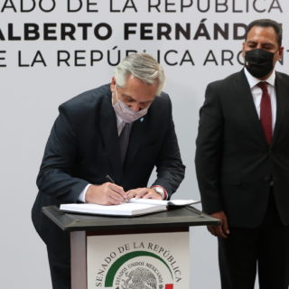 «Ο ΟΗΕ μοιάζει με στοιχείο διακόσμησης»: Απόγνωση από Μεξικό κι Αργεντινή για την άνιση πρόσβαση στα εμβόλια