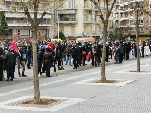 Θεσσαλονίκη: Ένταση και επεισόδια στην πορεία κατά του νομοσχεδίου του υπ.Παιδείας