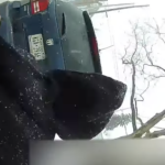 ΗΠΑ: Βίντεο δείχνει αστυνομικούς να βάζουν χειροπέδες και να ρίχνουν σπρέι πιπεριού σε 9χρονο μαύρο κορίτσι [ΒΙΝΤΕΟ]