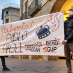 Ισπανία: Η αστυνομία συνέλαβε τον ράπερ Πάμπλο Χασέλ κατά την διάρκεια επιχείρησης στο πανεπιστήμιο