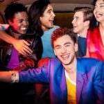 Έλτον Τζoν: «Θρίαμβος δημιουργικότητας και ανθρωπιάς η σειρά “It’s A Sin”»