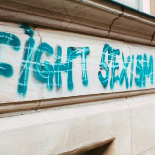 Εναλλακτική Παρέμβαση Δικηγόρων Αθήνας: Σεξισμός και έμφυλα στερεότυπα στην ελληνική Δικαιοσύνη