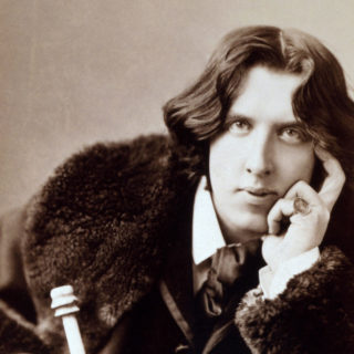 Συζητώντας με τον Όσκαρ Oυάιλντ: ο εγγονός του διάσημου συγγραφέα πραγματοποιεί “έναν φανταστικό διάλογο που βασίζεται σε βιογραφικά γεγονότα”