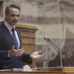 Μισή συγγνώμη, ψέματα για την εξάπλωση του ιού και πόλωση από τον Κυρ. Μητσοτάκη στη Βουλή