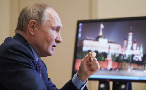 Ο Πούτιν ανακοινώνει την εκτόξευση διαστημόπλοιου στη Σελήνη