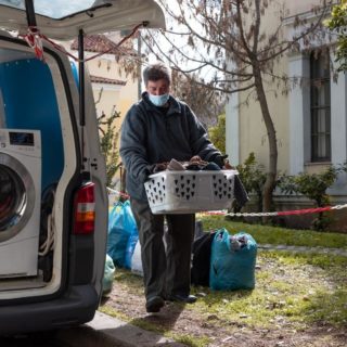 Ithaca Laundry: Ένα κινητό πλυντήριο μας υπενθυμίζει πως «είναι ωραίο να ζεις για μια Ιθάκη»