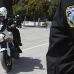 Σε διαθεσιμότητα τέθηκε ο αστυνομικός που ξυλοκόπησε πολίτη στην πλατεία της Νέας Σμύρνης