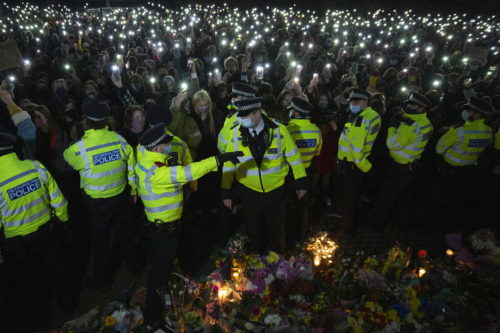 Λονδίνο: Αστυνομική καταστολή κατά συγκεντρωμένων στη μνήμη της Σάρα Έβεραρντ