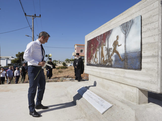 Έξωση στους πυρόπληκτους του Ματιού από τον στρατό