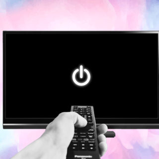 Μια μέρα αποφάσισα να κλείσω τη τηλεόραση και ταυτόχρονα να βγω από τα σόσιαλ