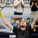 «Πέταξε» στους «16» ο Τσιτσιπάς